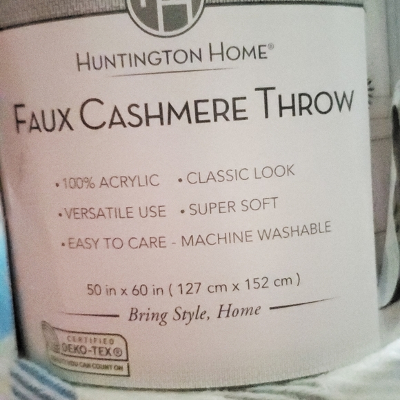 Huntington Home Faux Cashmere Blanket Brand New. - Picture 4 of 5